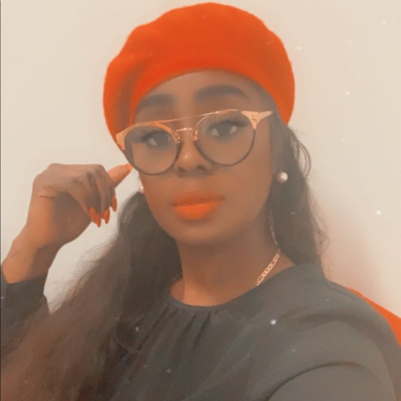 Meet the Posher Other - Meet your Posher, Ingrid